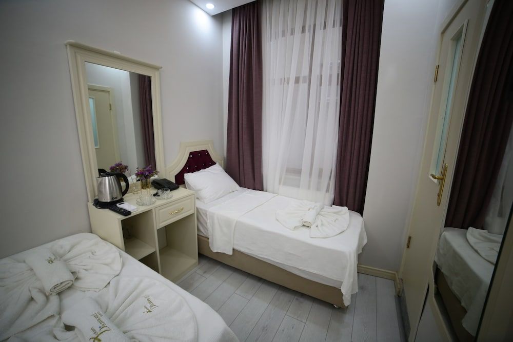 Taksim Diamond Hotel Economy Triple Room 2