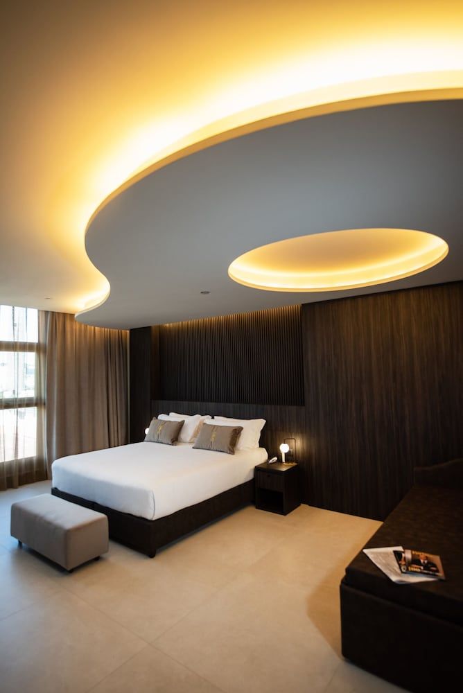 Gold Tower Lifestyle Hotel Deluxe Room 4