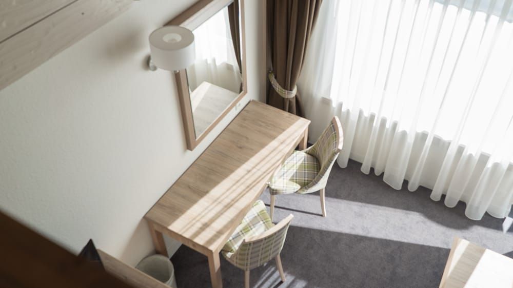 Hotel Quellenhof Junior Suite, Mountain View 9