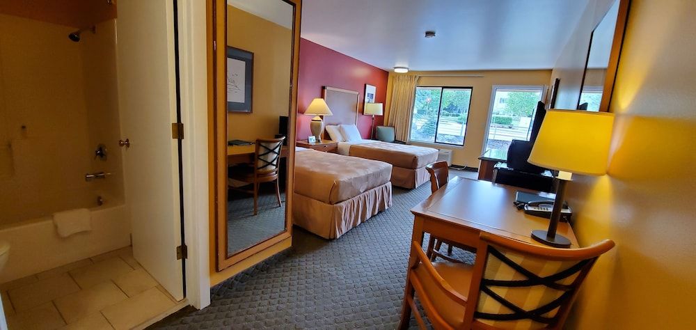 Olympic View Inn Two Double Pet Friendly 4