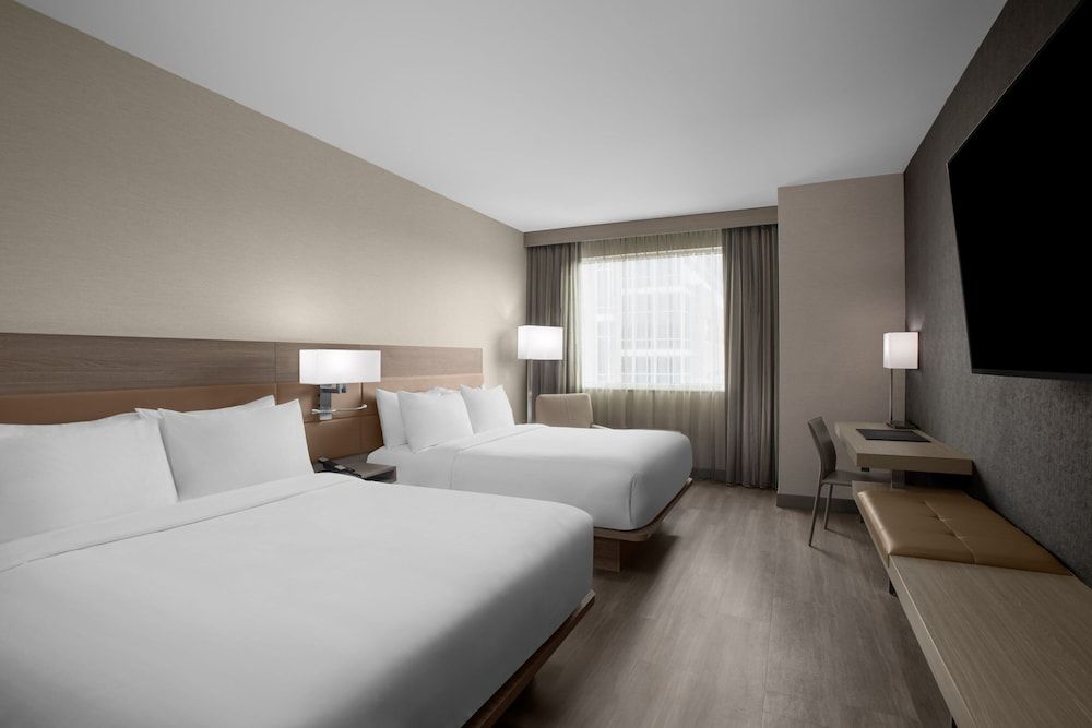 Standard Room, 2 Queen Beds (Mobility/Hearing Accessible, Tub)