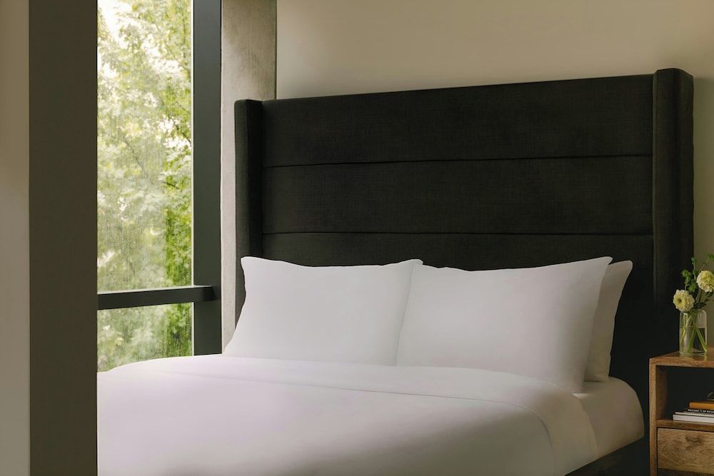 Sonder by Marriott Bonvoy South Wabash Apartments South Loop Studio, 1 Queen Bed, Courtyard View