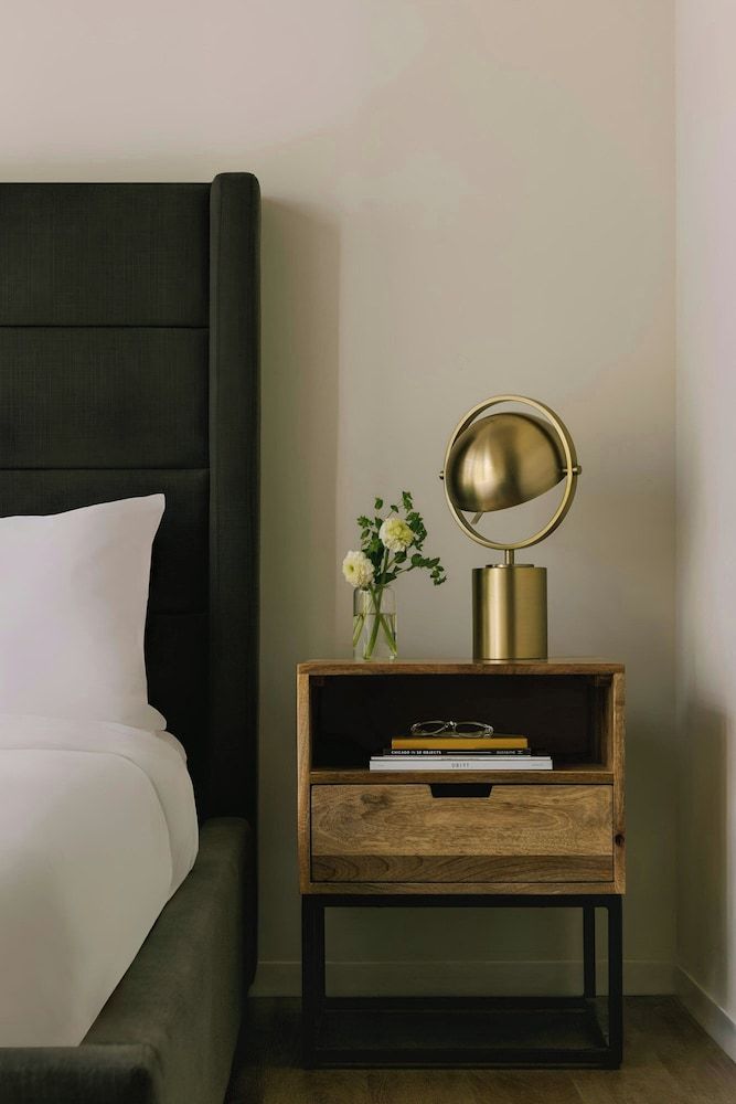 Sonder by Marriott Bonvoy South Wabash Apartments South Loop Studio, 1 Queen Bed, Courtyard View 2