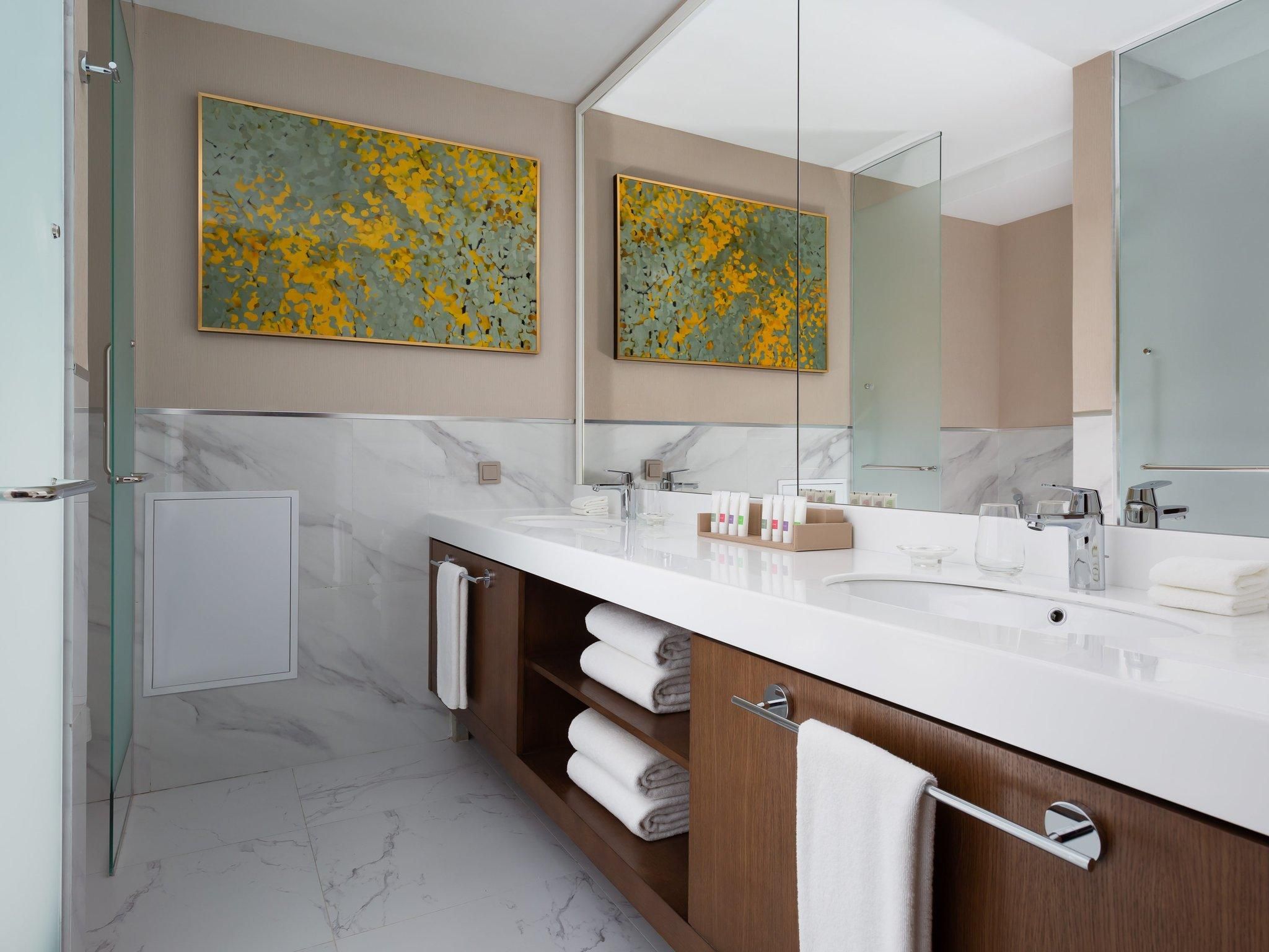 Deluxe Suite with 1 King Size Bed