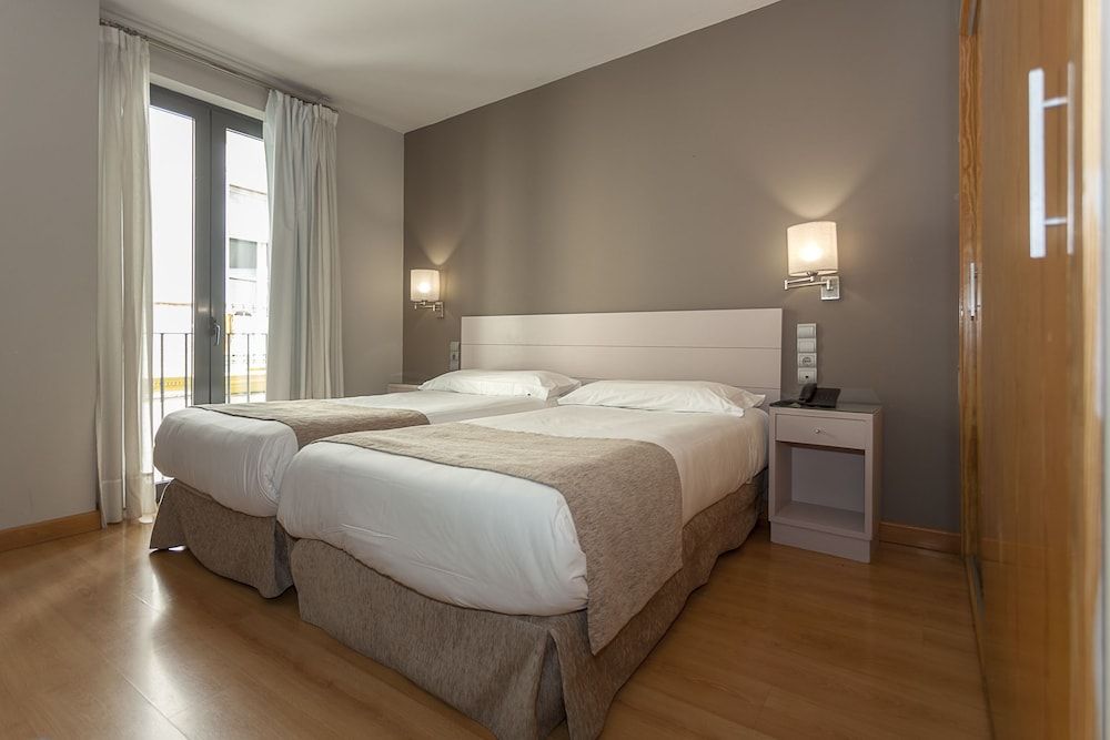 Hotel AACR Museo Double Room, Balcony 5