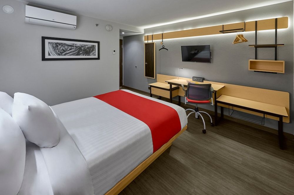 City Express by Marriott Ensenada Room, 1 Queen Bed