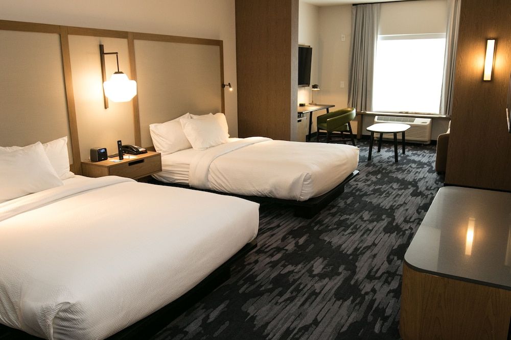 Suite, Multiple Beds (Mobility Accessible, Tub)