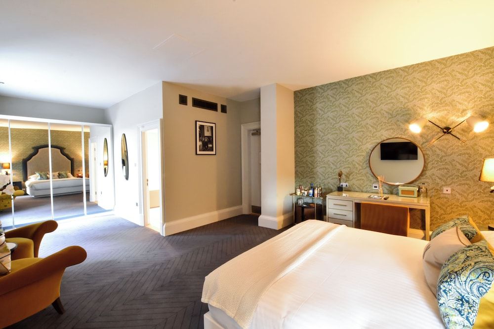 undefined The Rutland Hotel & Apartments