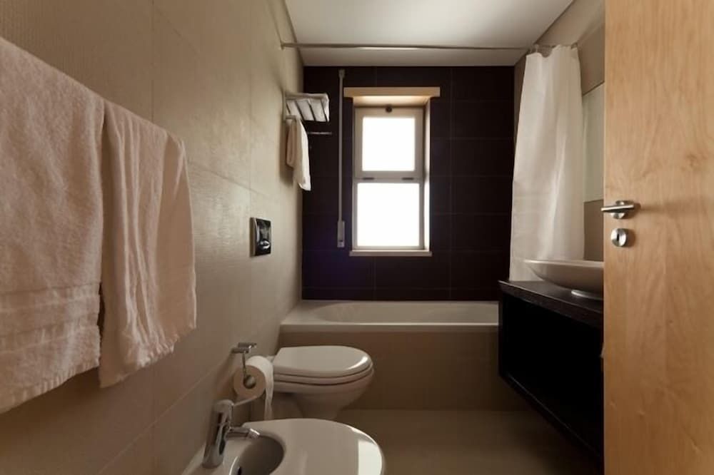 The Lisbonaire Apartments Duplex, 1 Bedroom 4