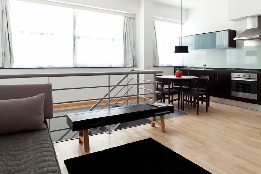 The Lisbonaire Apartments Duplex, 1 Bedroom 6