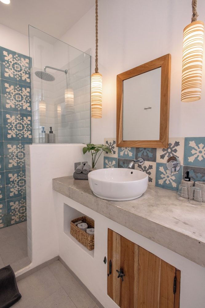 Seaesta Komodo Hotel & Hostel Twin Room 4