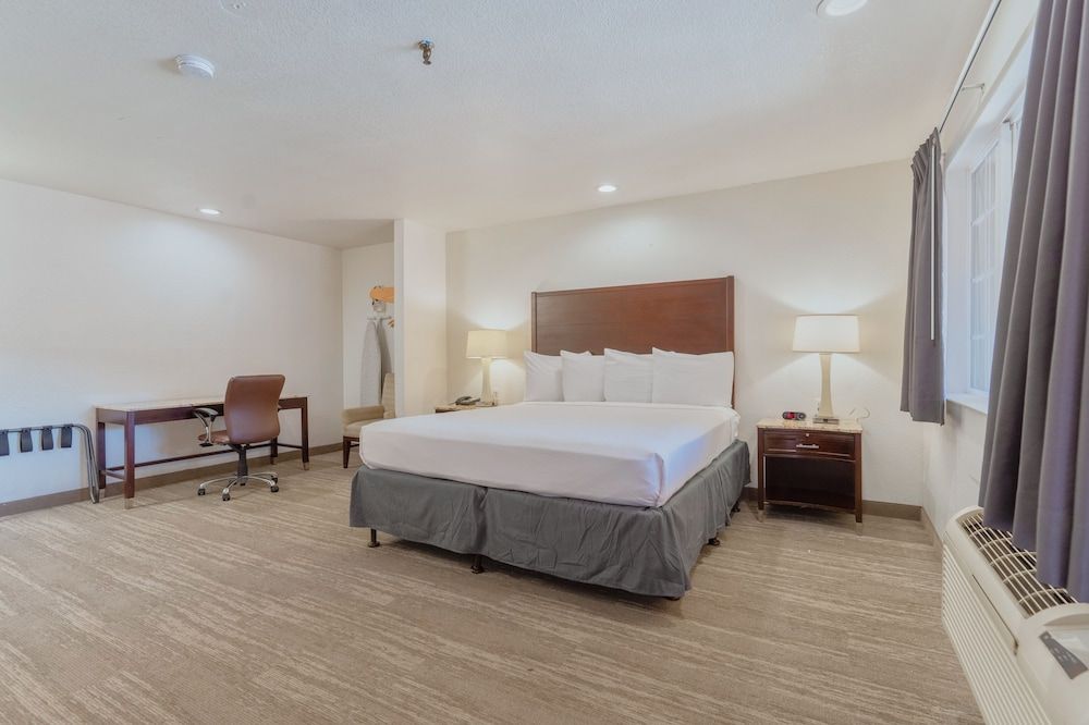 The Yosemite Inn Standard King 2