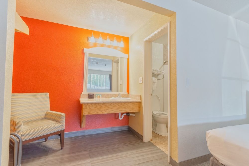 The Yosemite Inn Standard Double Queen 20