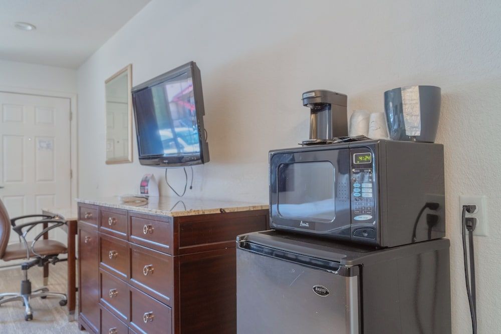 The Yosemite Inn Standard Double Queen 19