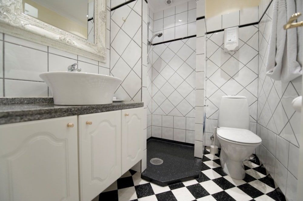 Hotel Tiffany Standard Room 7