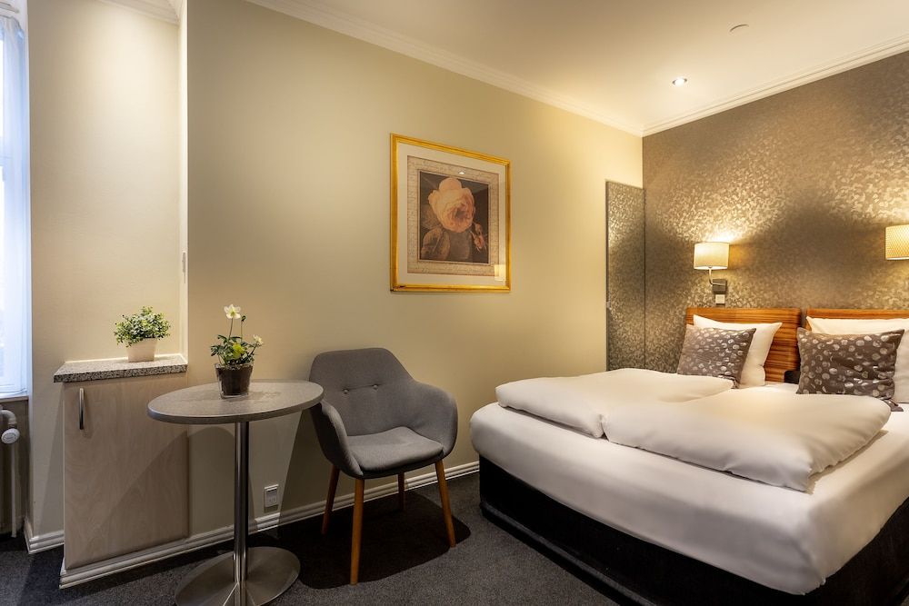 Hotel Tiffany Standard Room