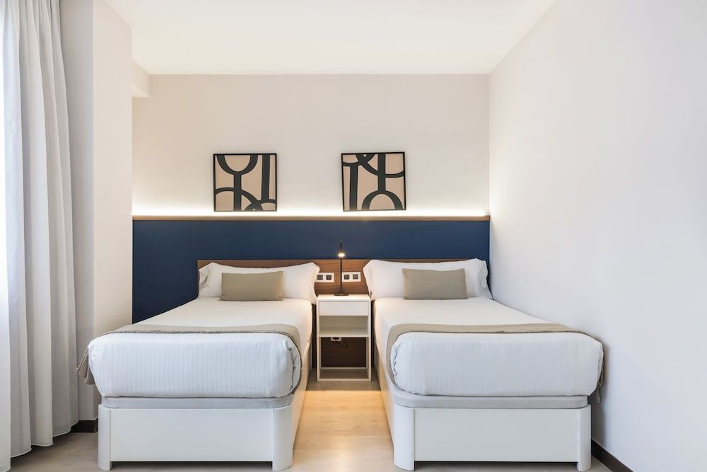 Roisa Hostal Boutique Double Room 4