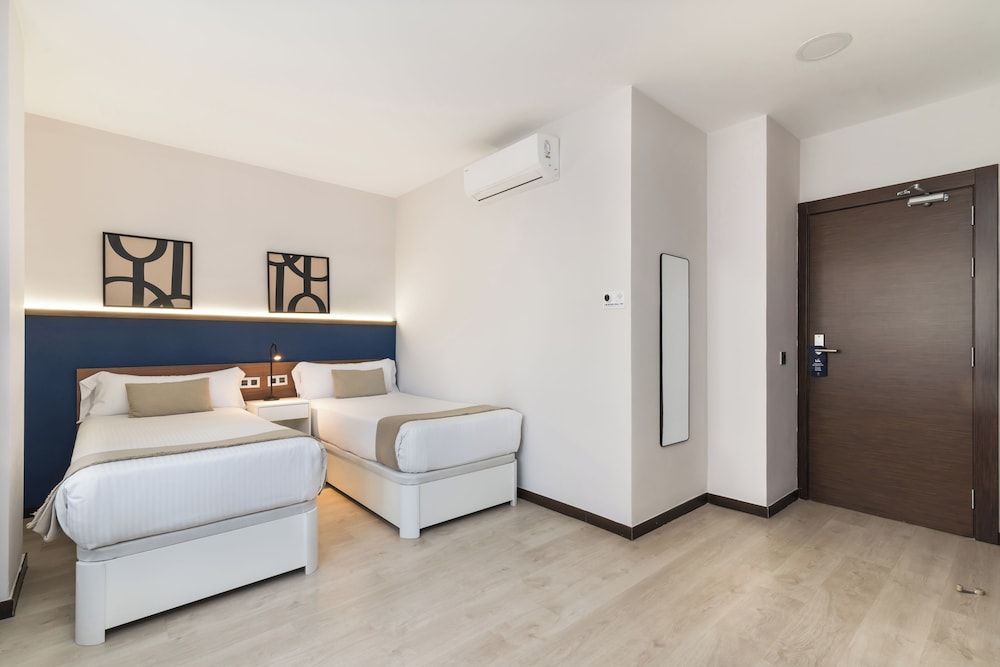 Roisa Hostal Boutique Double Room 3