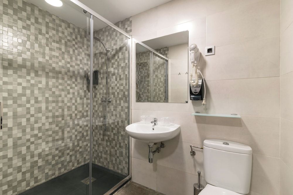 Roisa Hostal Boutique Superior Double Room 6