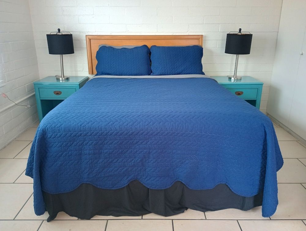 Oceana Boutique Hotel 1 Queen Bedroom, with Kitchenette