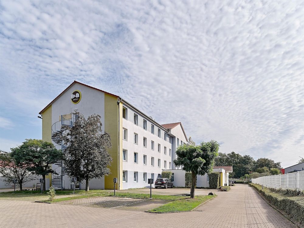 undefined B&B Hotel Köln-Airport 3