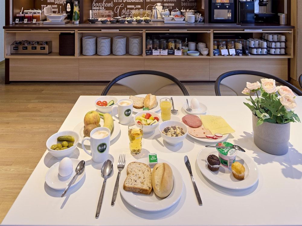 undefined B&B Hotel Köln-Airport 8