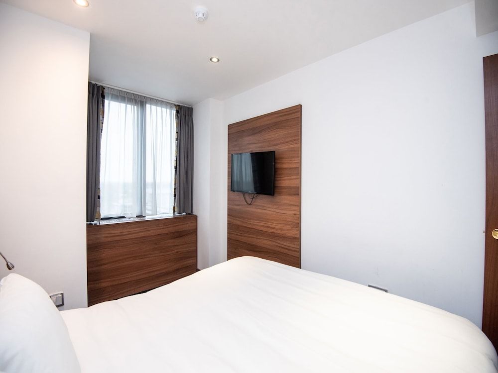 Livin’ Serviced Apartments Deluxe Suite, 2 Double Beds (Quadruple) 6