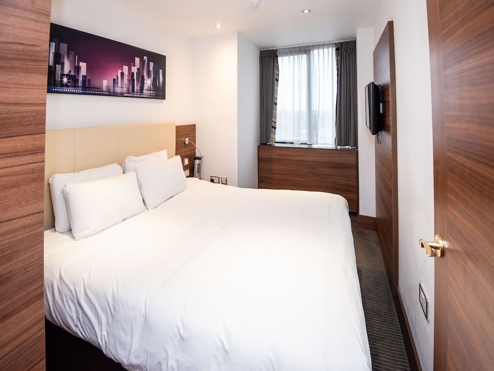 Livin’ Serviced Apartments Deluxe Suite, 2 Double Beds (Quadruple) 7