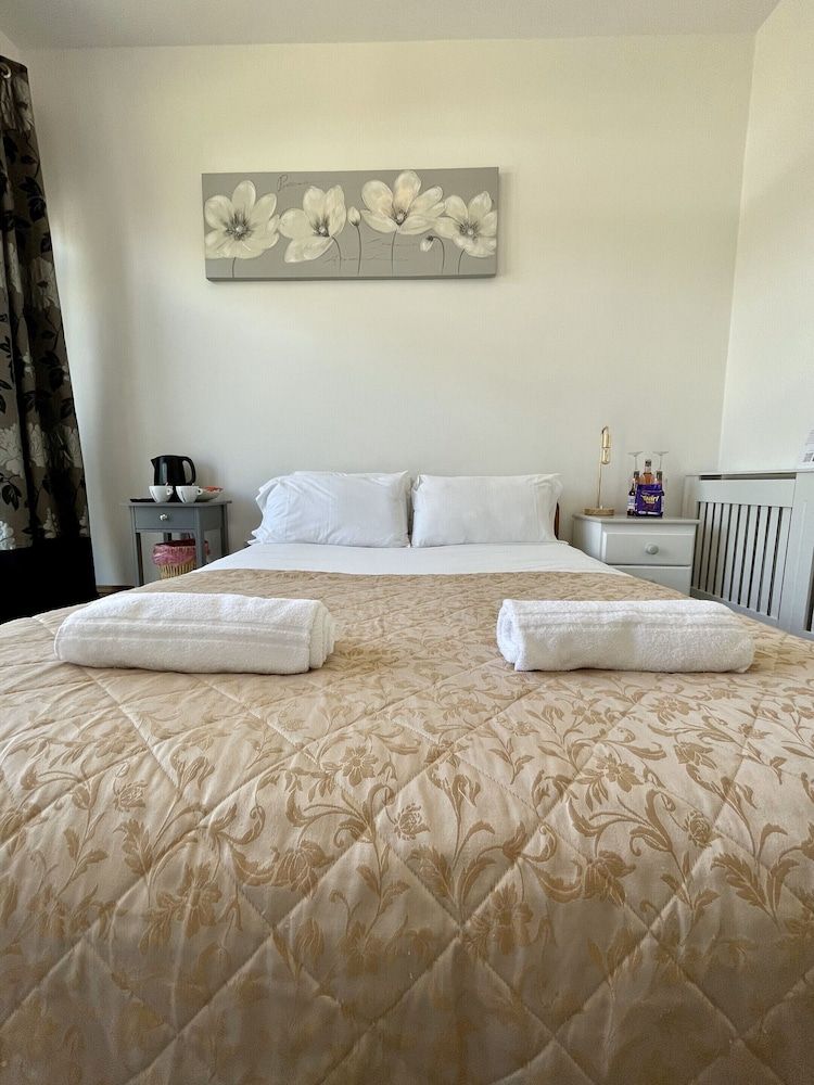 Comfort Double Room, Ensuite (The Woodstore)