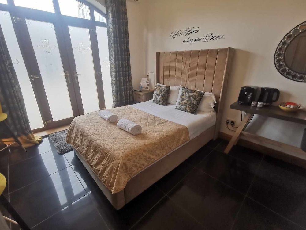 Panoramic Double Room, Ensuite (Private Hot Tub)