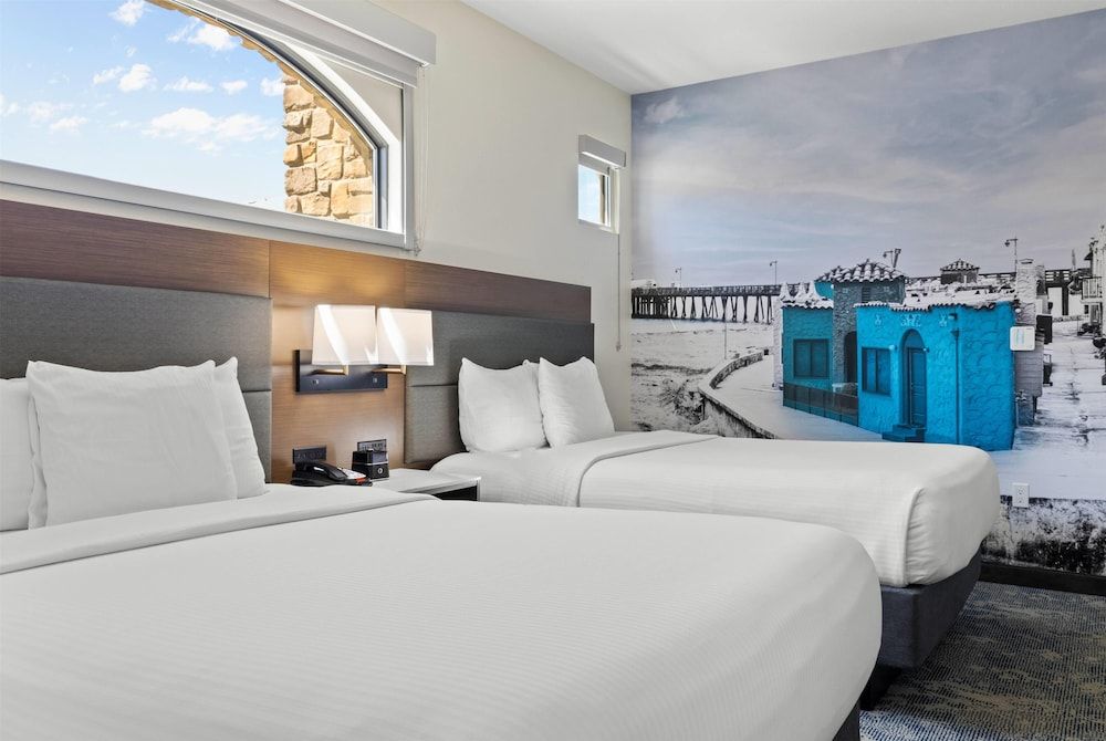 La Quinta Inn & Suites by Wyndham Santa Cruz Room, 2 Queen Beds, Non Smoking 3