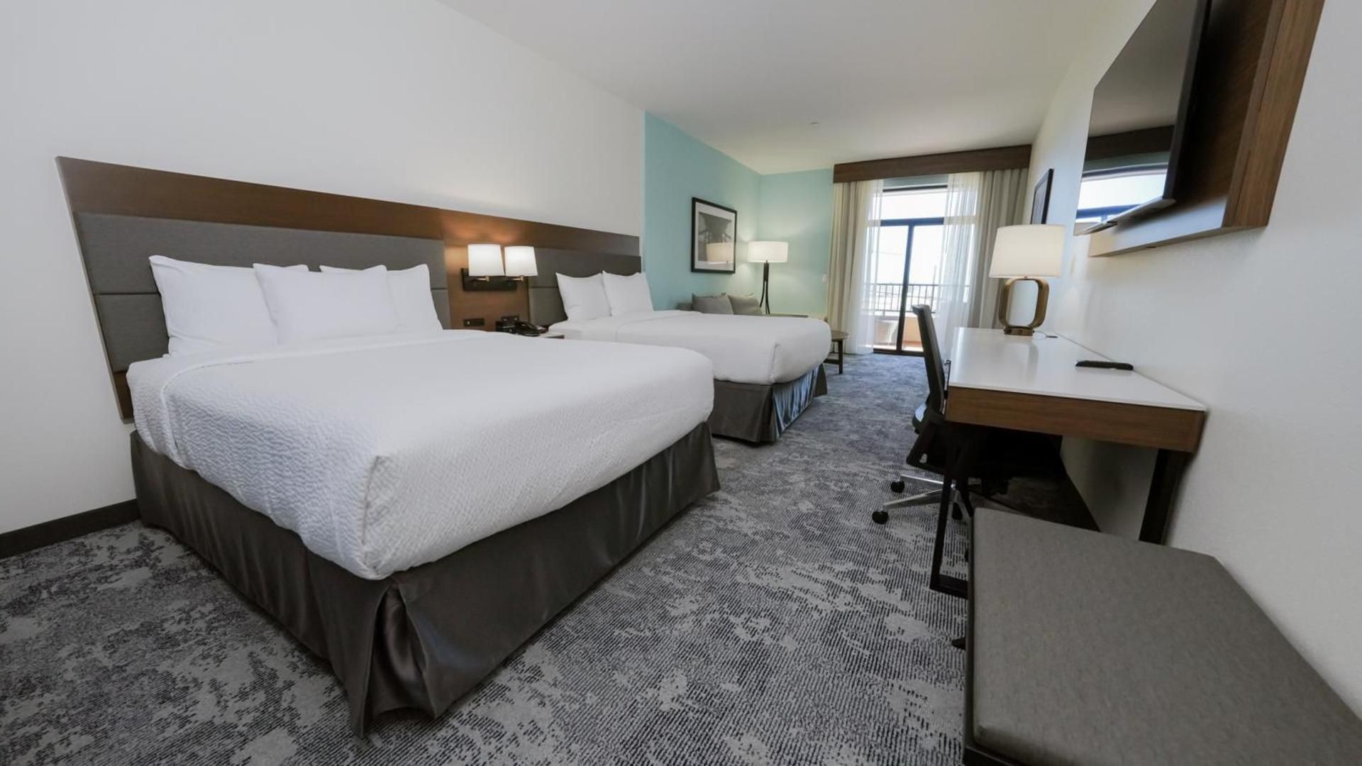 undefined La Quinta Inn & Suites by Wyndham Santa Cruz 6