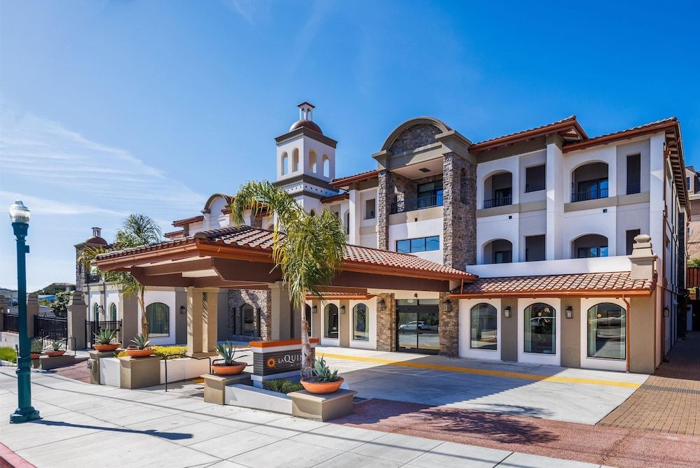 undefined La Quinta Inn & Suites by Wyndham Santa Cruz