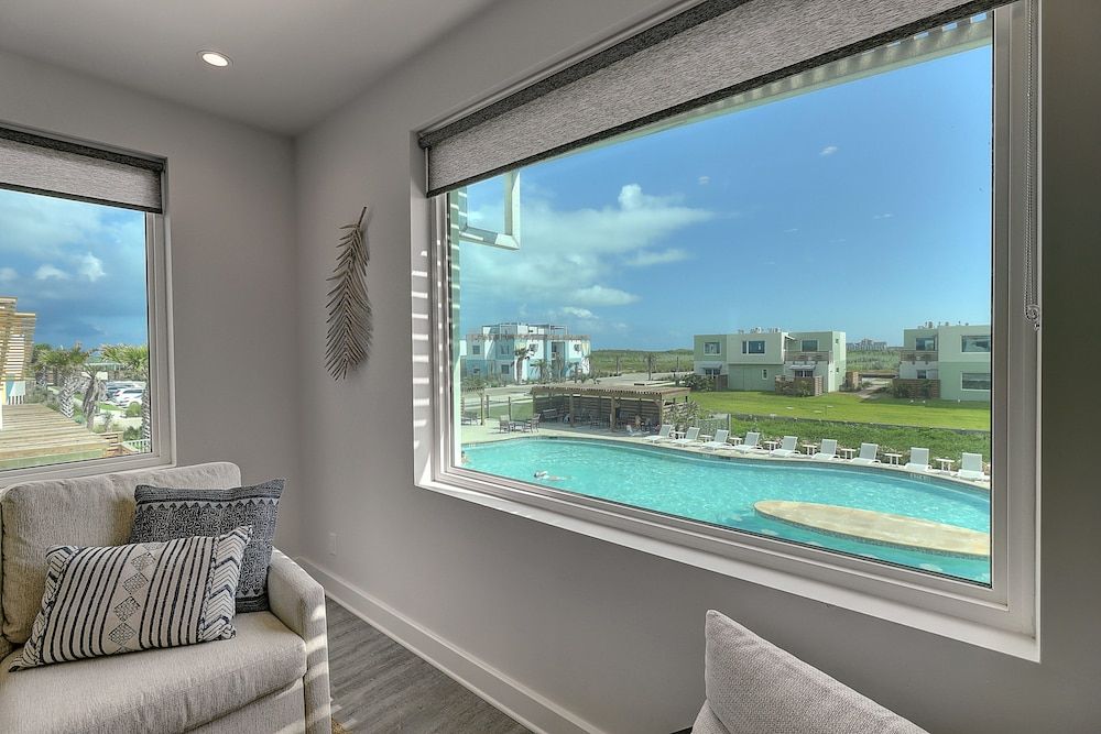 Lively Beach Deluxe Room, Multiple Beds, Pool View 2