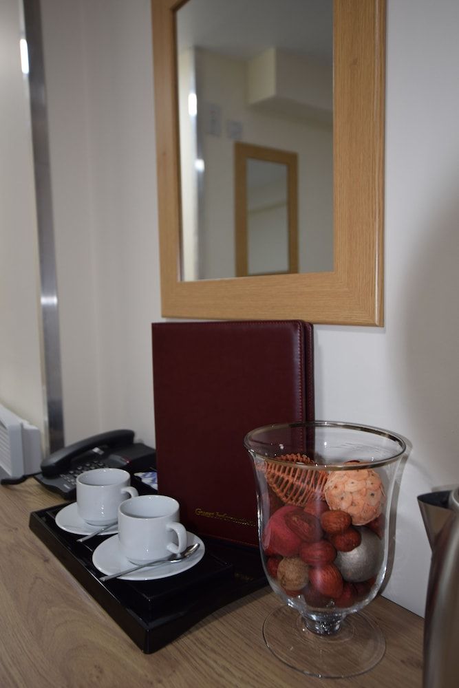 PremierLux Serviced Apartments Standard Twin Room, 2 Twin Beds, Non Smoking, City View 10