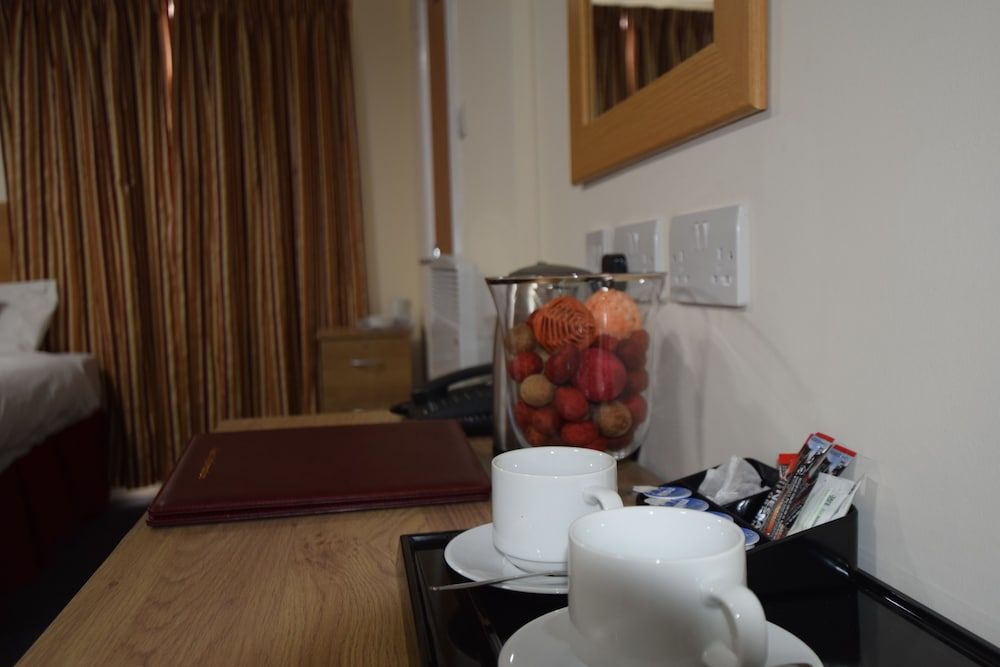 PremierLux Serviced Apartments Standard Twin Room, 2 Twin Beds, Non Smoking, City View 9