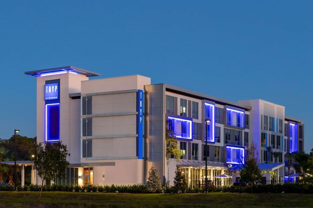 undefined TRYP by Wyndham Orlando 9