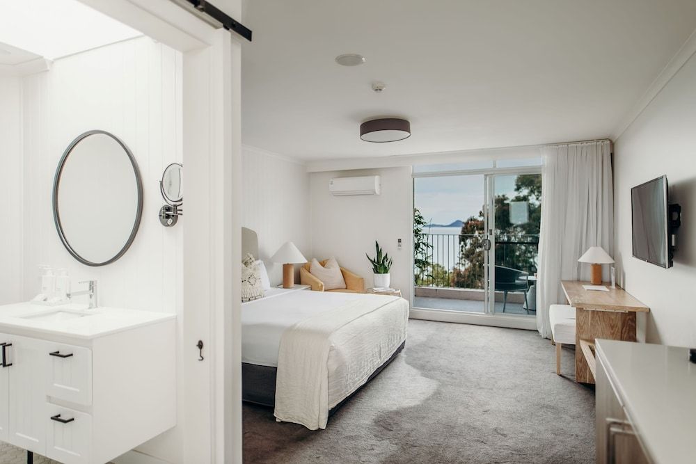 Bannisters Port Stephens Classic Double Room, Ocean View 3