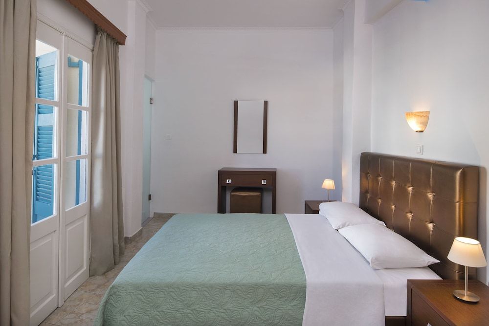 Alizea Villas & Suites Basic Double Room 2