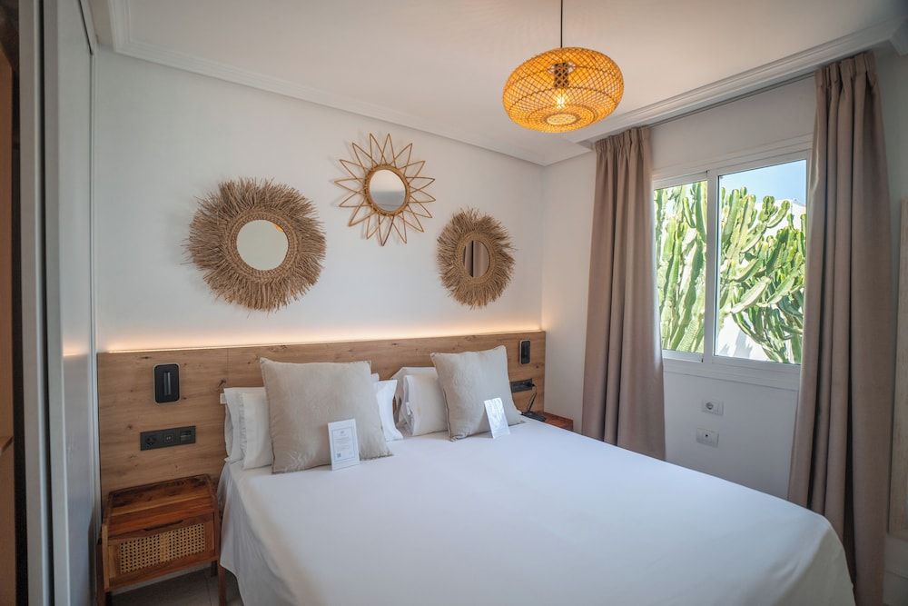 Apartment, 1 Bedroom, Pool View