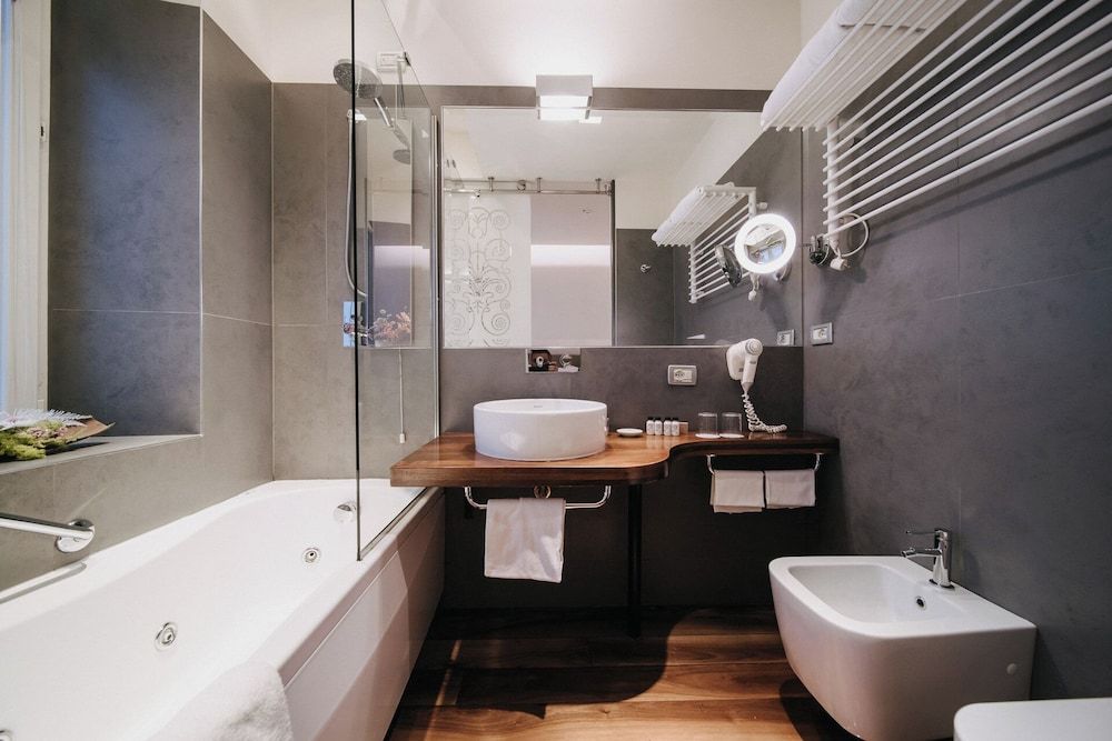 Hotel Vis a Vis Classic Double Room 2