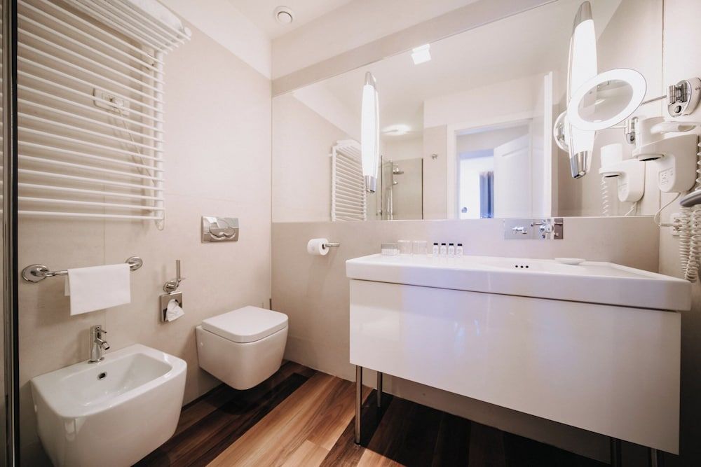 Hotel Vis a Vis Deluxe Double Room 3