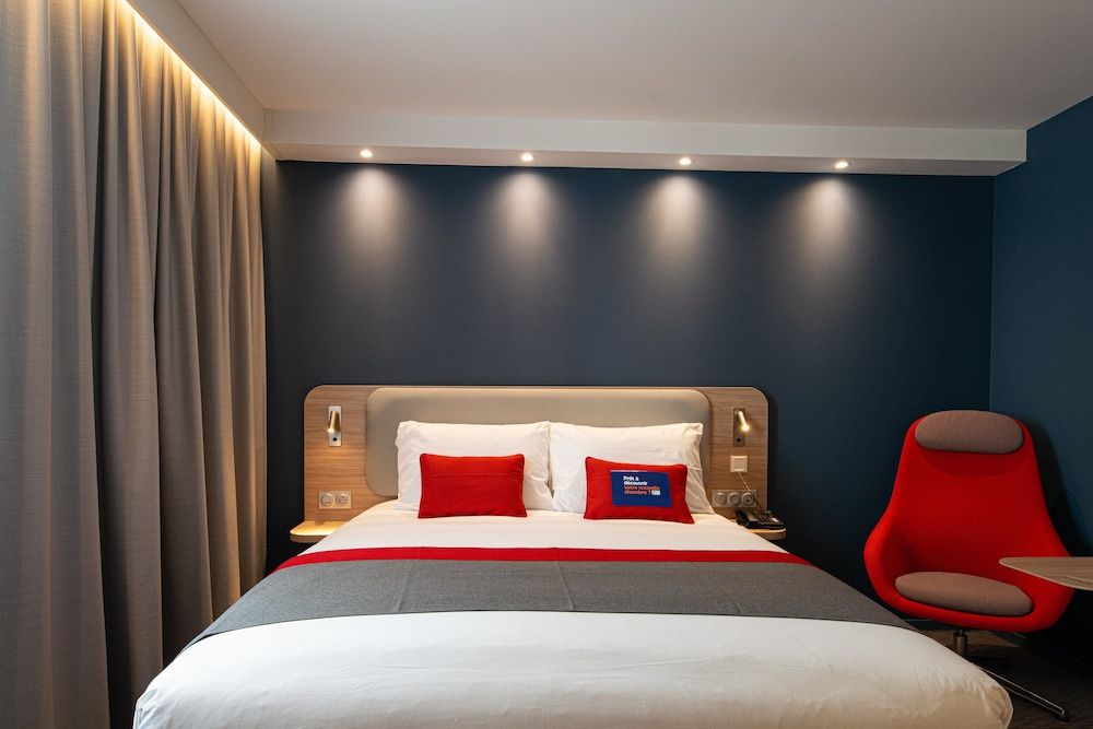 Standard Room, 1 Queen Bed