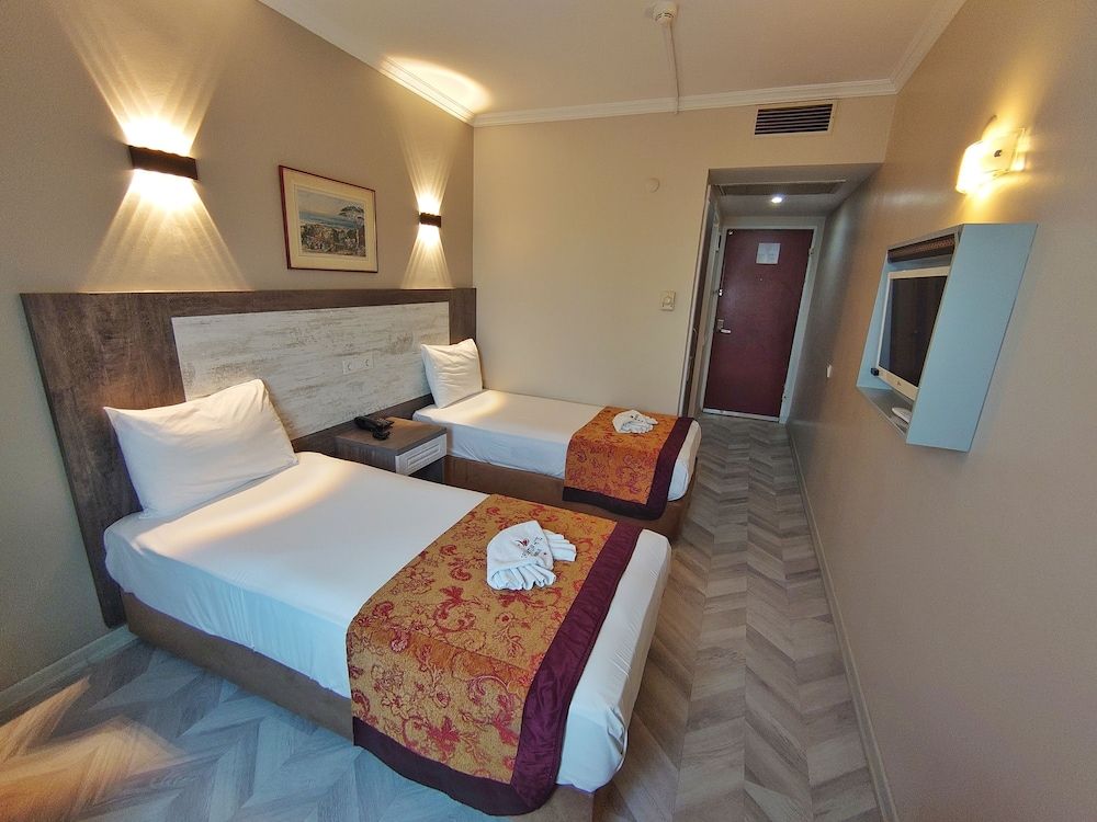 undefined Orient Mintur Hotel