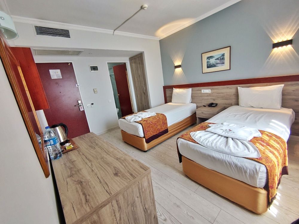 Orient Mintur Hotel Standard Double or Twin Room 6