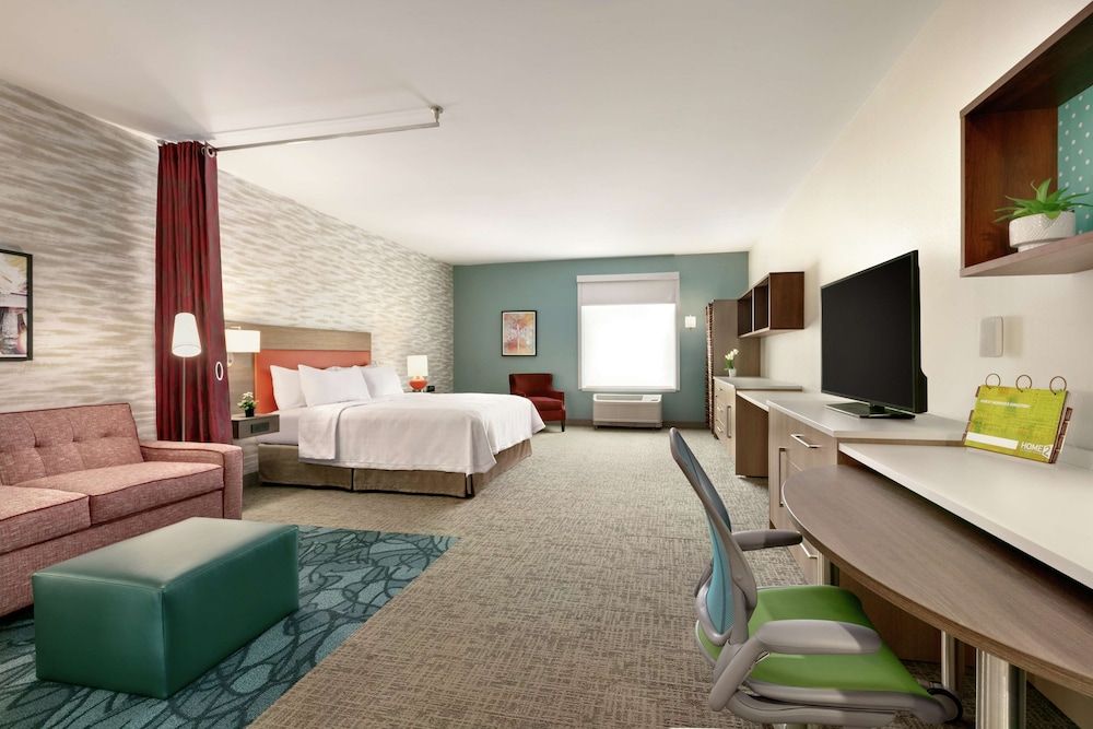 Studio, 1 King Bed, Accessible, Bathtub