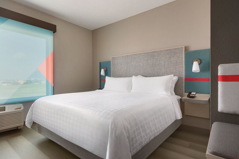 Standard Room, 1 King Bed