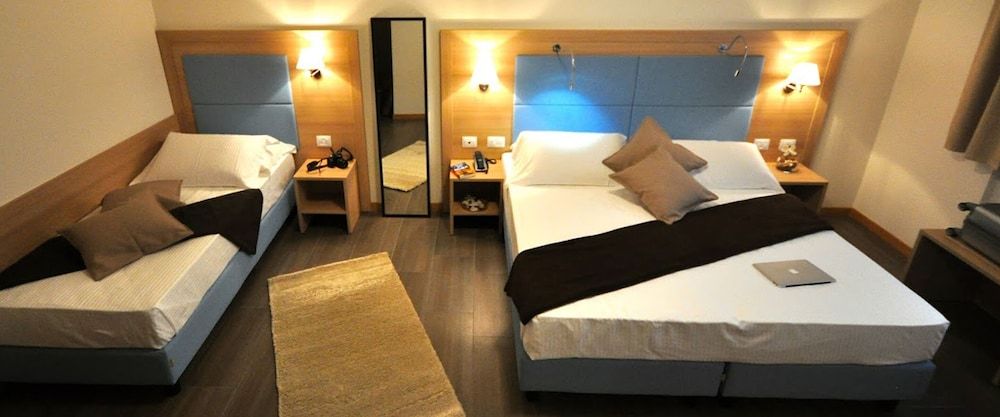 Hotel 325 Tor Vergata Triple Room