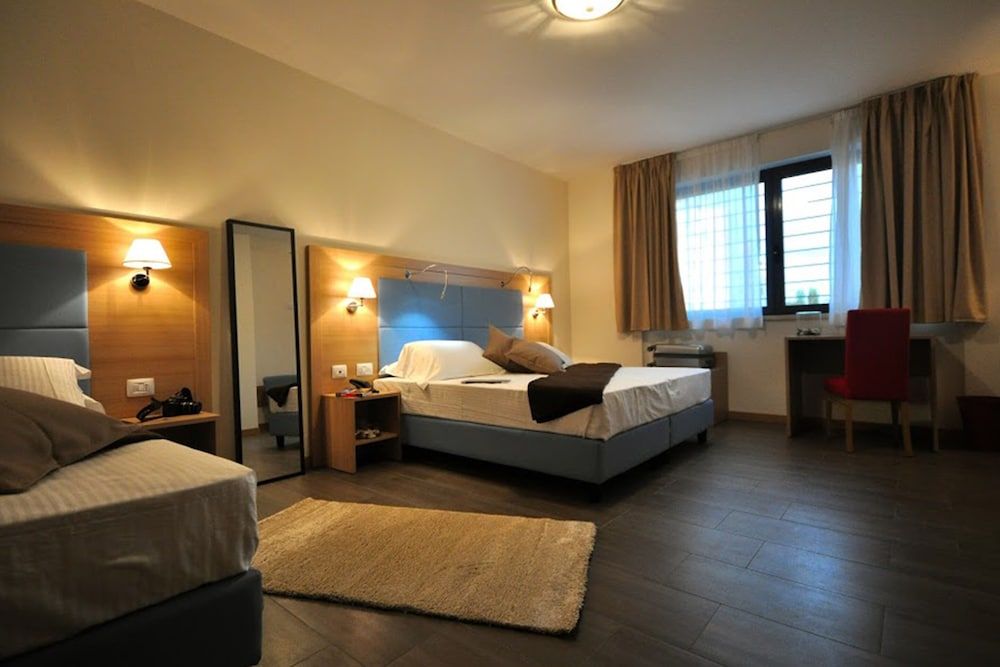 Hotel 325 Tor Vergata Triple Room 2