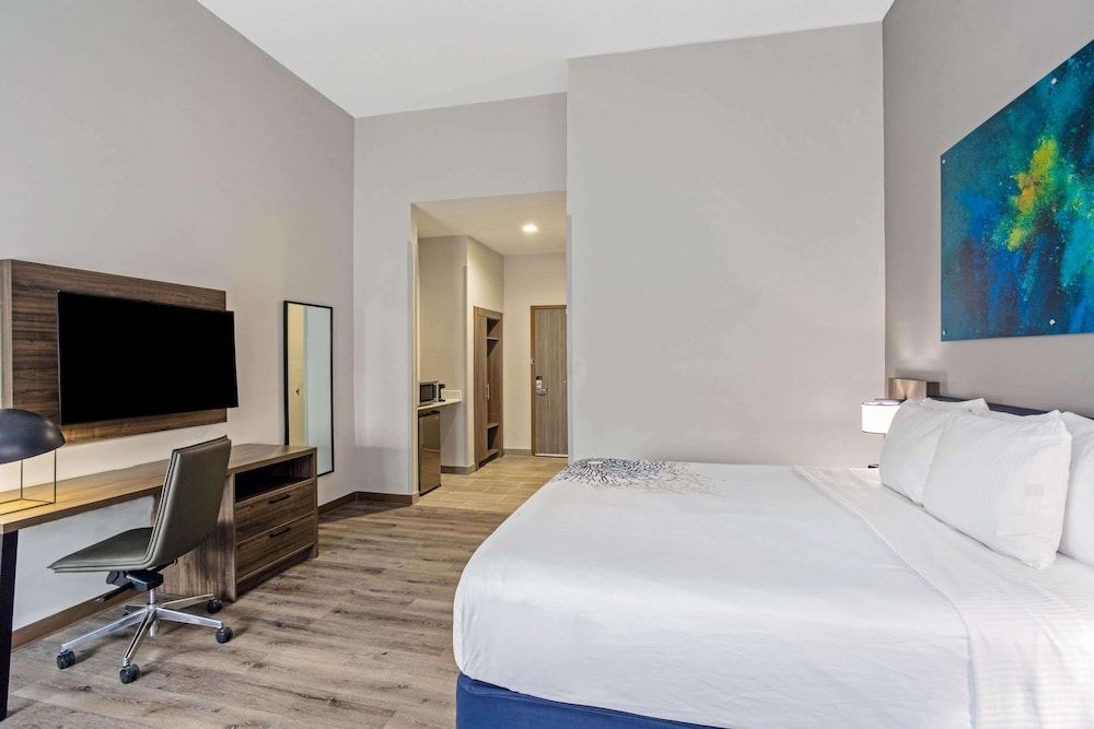 Room, 1 King Bed, Accessible, Non Smoking (Mobility/Hearing Impaired)